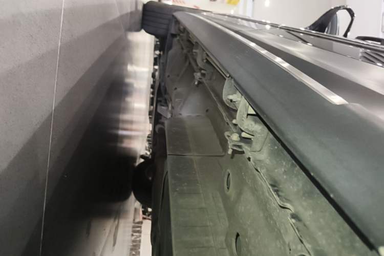 Used Cadillac XT5 2018 25T Luxury Model Left Side Sill