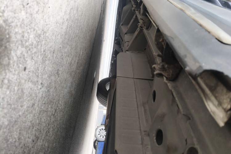 Used Cadillac XT5 2018 25T Luxury Model Left Side Sill