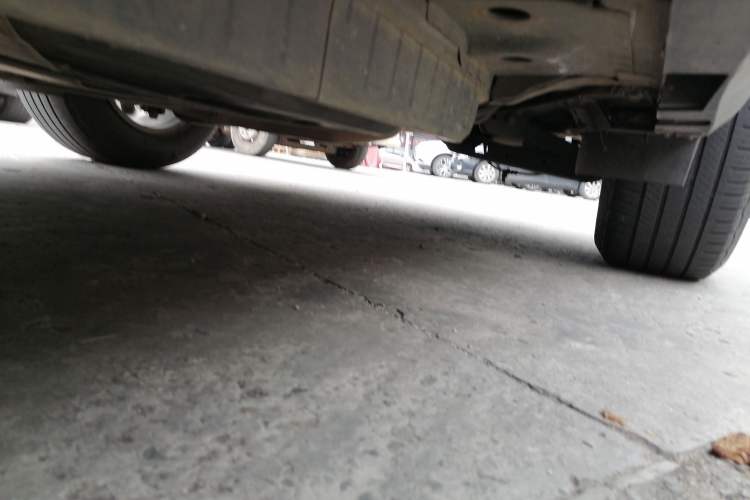 Used Cadillac XT5 2018 28T Four-Wheel Drive Luxury Model Left Side Sill