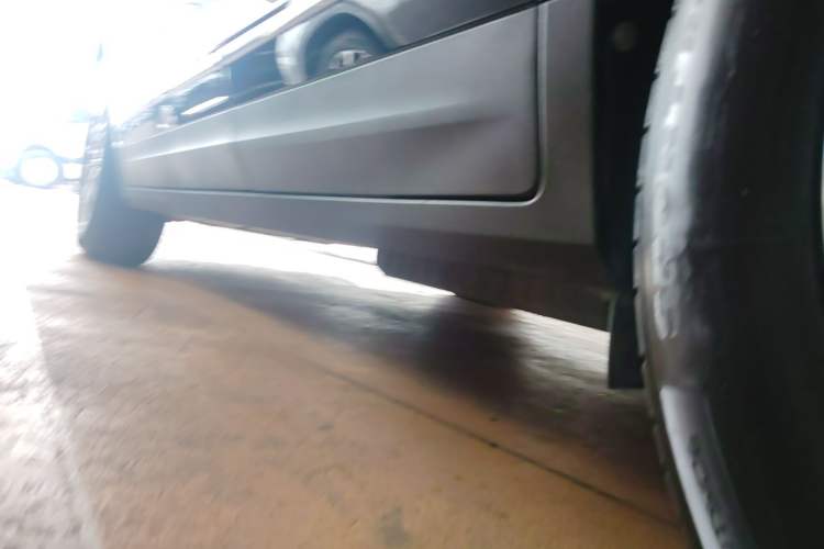 Used Cadillac XT5 2018 25T Luxury Model Left Side Sill
