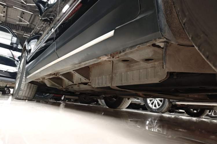 Used Cadillac XT5 2018 25T Luxury Model Left Side Sill