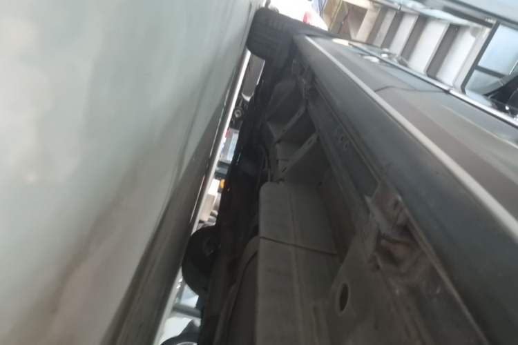 Used Cadillac XT5 2018 28T Four-Wheel Drive Luxury Model Left Side Sill