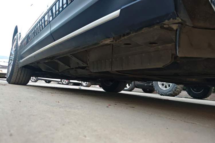 Used Cadillac XT5 2018 25T Luxury Model Left Side Sill