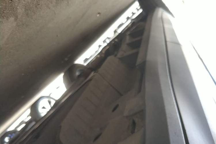 Used Cadillac XT5 2018 25T Luxury Model Left Side Sill