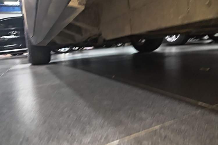 Used Cadillac XT5 2018 28T Four-Wheel Drive Luxury Model Left Side Sill