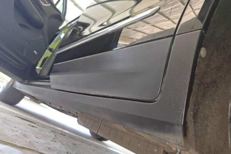 Used Cadillac XT5 2018 25T Luxury Model Left Side Sill