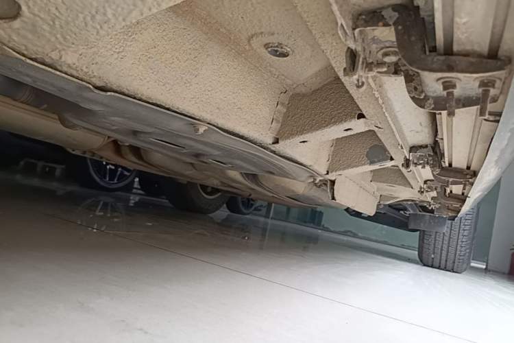 Used Cadillac XT5 2018 28T Four-Wheel Drive Luxury Model Left Side Sill