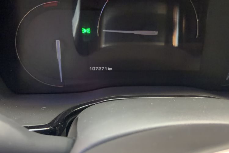 Used Cadillac XT5 2018 28E Four-Wheel Drive Tech Version Odometer Close Up