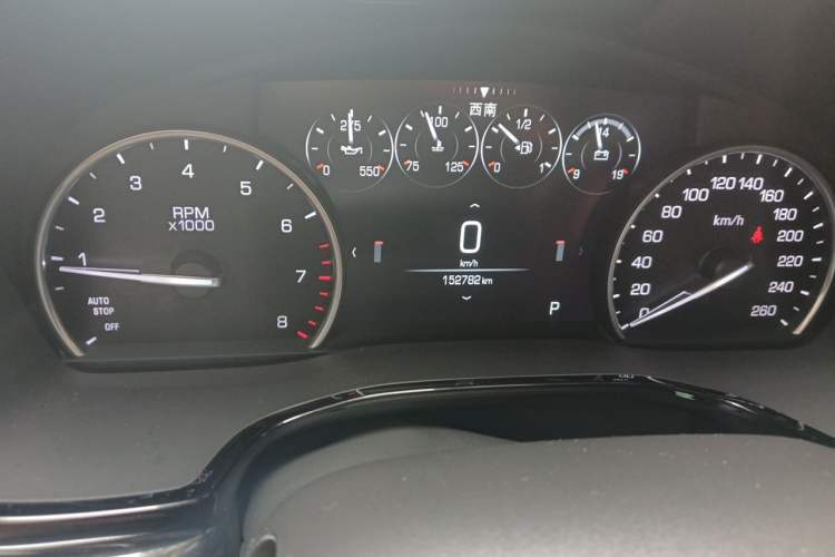 Used Cadillac XT5 2018 28T Four-Wheel Drive Luxury Model Odometer Close Up