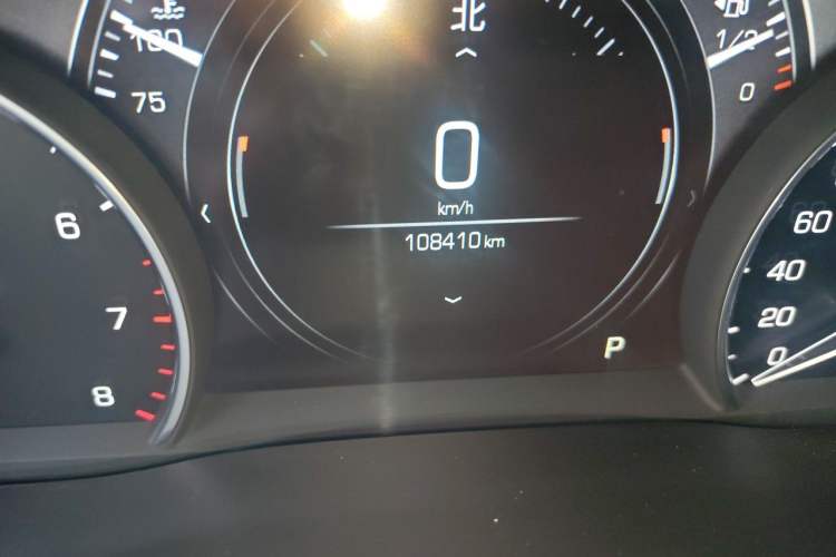 Used Cadillac XT5 2018 28T Four-Wheel Drive Luxury Model Odometer Close Up
