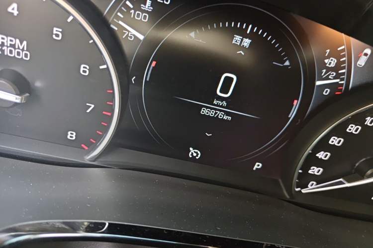 Used Cadillac XT5 2018 28T Four-Wheel Drive Luxury Model Odometer Close Up