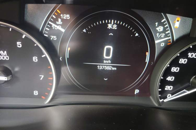 Used Cadillac XT5 2018 28T Four-Wheel Drive Luxury Model Odometer Close Up