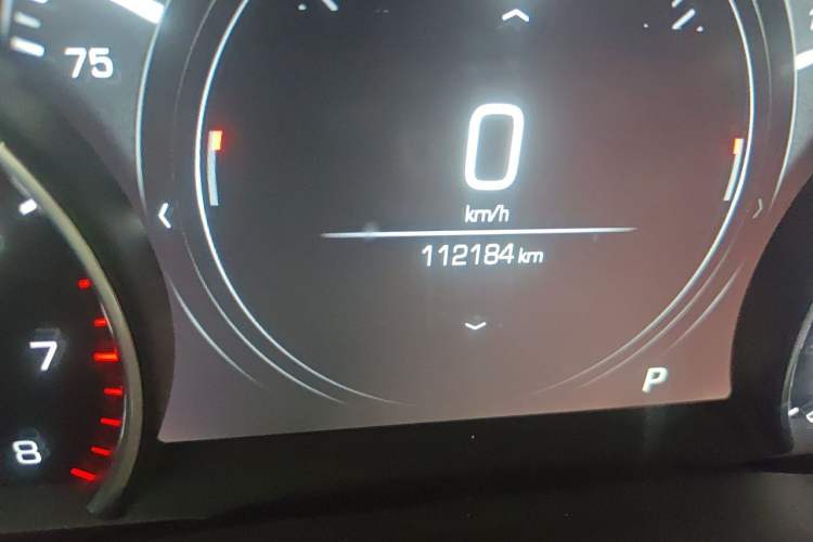 Used Cadillac XT5 2018 28T Four-Wheel Drive Luxury Model Odometer Close Up