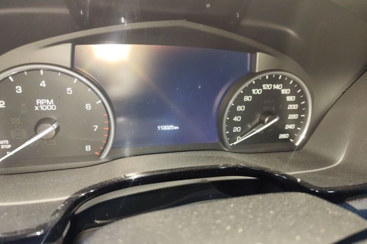 Used Cadillac XT5 2018 28T Four-Wheel Drive Luxury Model Odometer Close Up