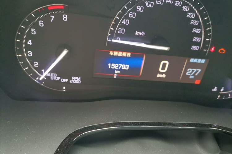 Used Cadillac XT5 2018 28E Four-Wheel Drive Tech Version Odometer Close Up