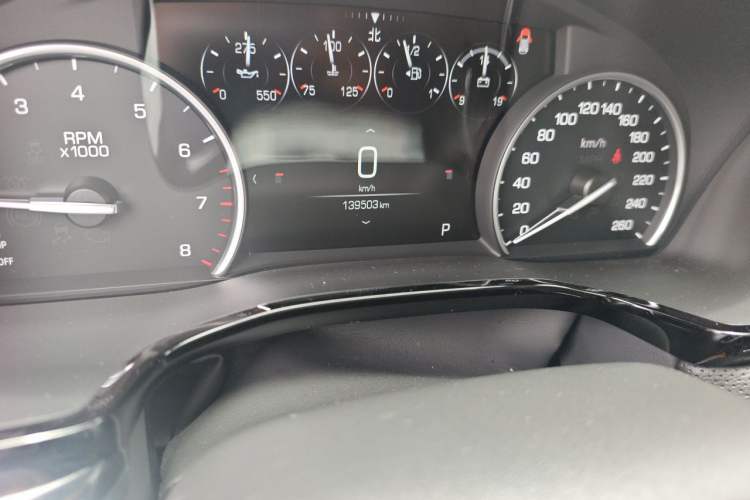 Used Cadillac XT5 2018 28T Four-Wheel Drive Luxury Model Odometer Close Up