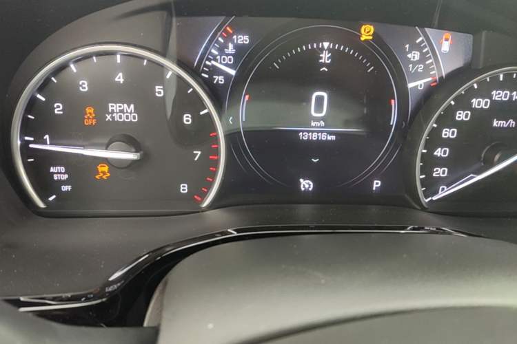Used Cadillac XT5 2018 28T Four-Wheel Drive Luxury Model Odometer Close Up