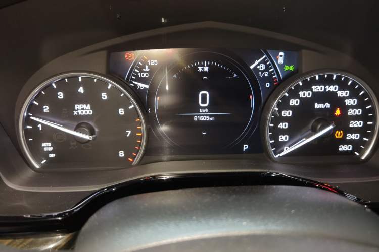 Used Cadillac XT5 2018 28T Four-Wheel Drive Luxury Model Odometer Close Up