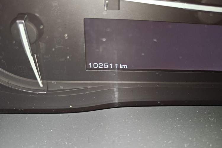 Used Cadillac XT5 2018 28E Four-Wheel Drive Tech Version Odometer Close Up