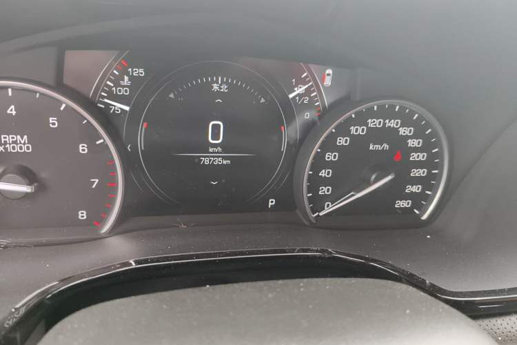Used Cadillac XT5 2018 28T Four-Wheel Drive Luxury Model Odometer Close Up