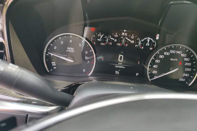 Used Cadillac XT5 2018 25T Luxury Model Odometer Close Up