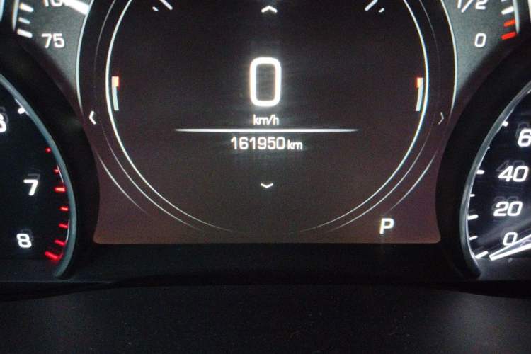 Used Cadillac XT5 2018 28T Four-Wheel Drive Luxury Model Odometer Close Up