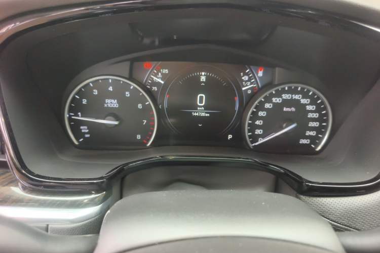 Used Cadillac XT5 2018 28T Four-Wheel Drive Luxury Model Odometer Close Up