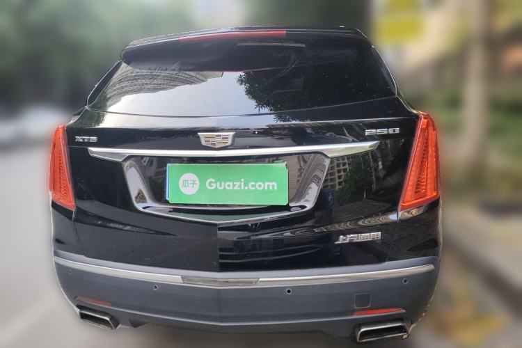 Used Cadillac XT5 2018 25T Luxury Model Rear