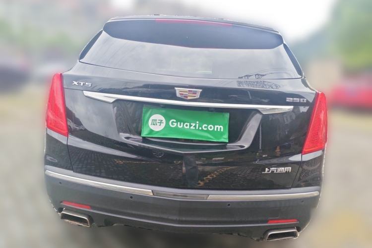 Used Cadillac XT5 2018 25T Luxury Model Rear