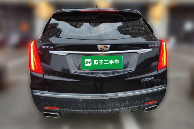 Used Cadillac XT5 2018 25T Luxury Model Rear