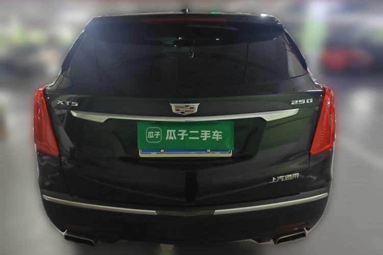 Used Cadillac XT5 2018 25T Luxury Model Rear