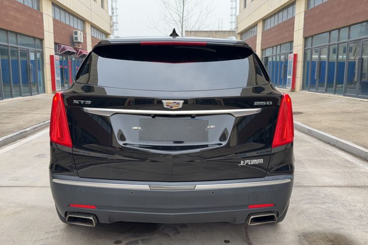Used Cadillac XT5 2018 25T Luxury Model Rear