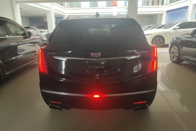 Used Cadillac XT5 2018 25T Luxury Model Rear