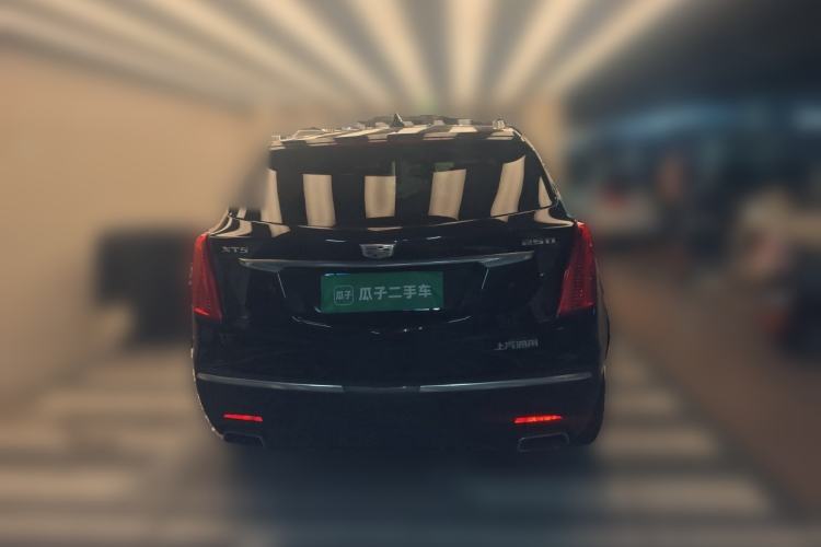 Used Cadillac XT5 2018 25T Luxury Model Rear