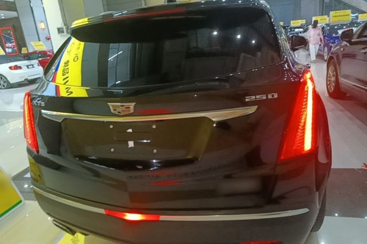 Used Cadillac XT5 2018 25T Luxury Model Rear