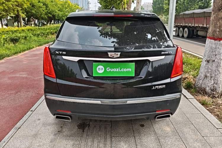 Used Cadillac XT5 2018 25T Luxury Model Rear