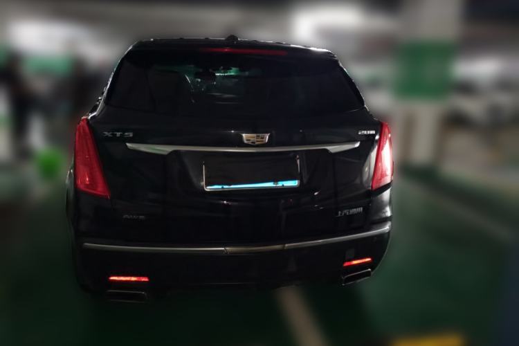 Used Cadillac XT5 2018 25T Luxury Model Rear