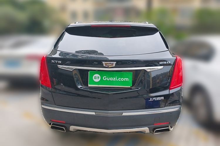 Used Cadillac XT5 2018 25T Luxury Model Rear