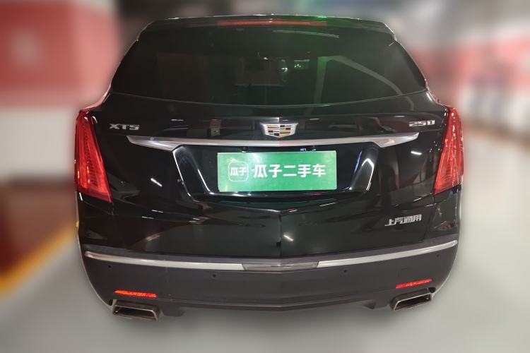 Used Cadillac XT5 2018 25T Luxury Model Rear