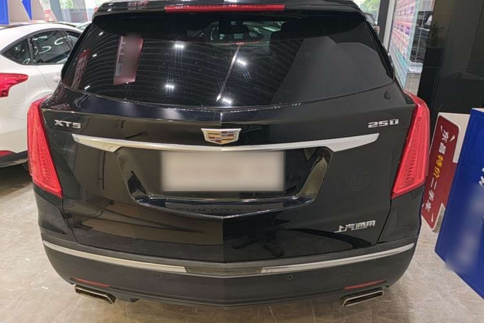 Used Cadillac XT5 2018 25T Luxury Model Rear