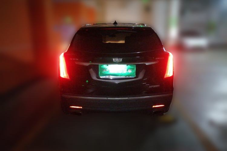 Used Cadillac XT5 2018 25T Luxury Model Rear