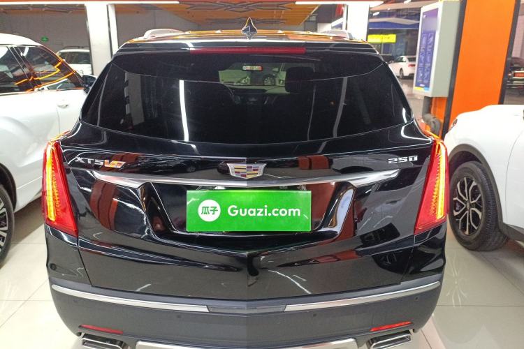 Used Cadillac XT5 2018 25T Luxury Model Rear