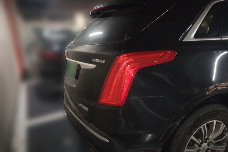 Used Cadillac XT5 2018 25T Luxury Model Rear