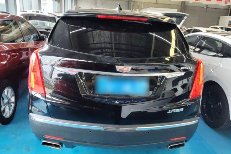 Used Cadillac XT5 2018 25T Luxury Model Rear