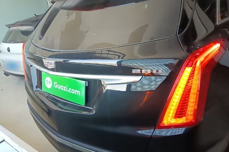 Used Cadillac XT5 2018 25T Luxury Model Rear