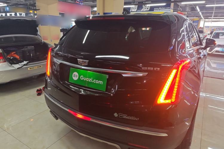 Used Cadillac XT5 2018 25T Luxury Model Rear