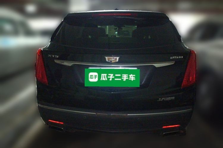 Used Cadillac XT5 2018 25T Luxury Model Rear