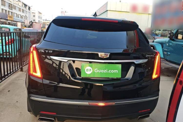 Used Cadillac XT5 2018 25T Luxury Model Rear