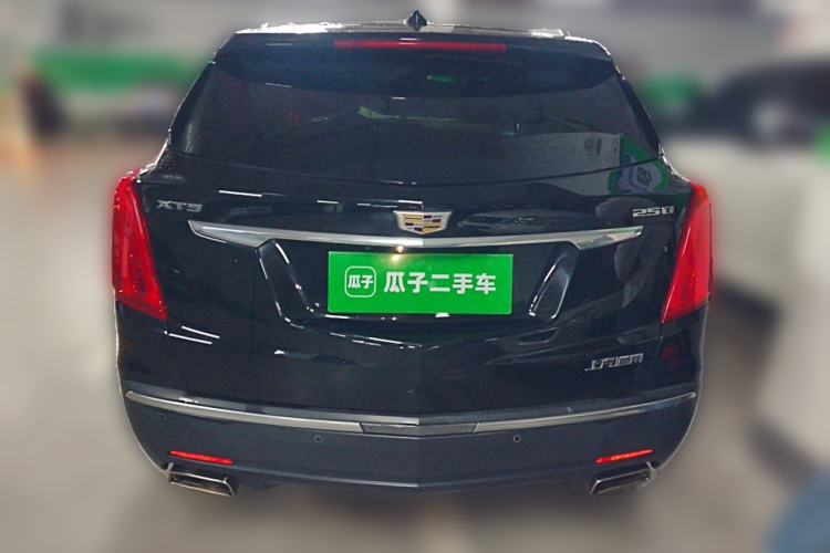 Used Cadillac XT5 2018 25T Luxury Model Rear