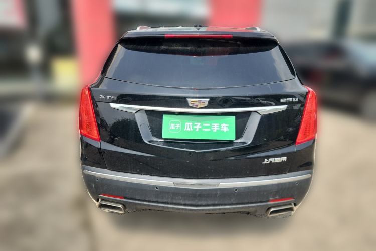 Used Cadillac XT5 2018 25T Luxury Model Rear